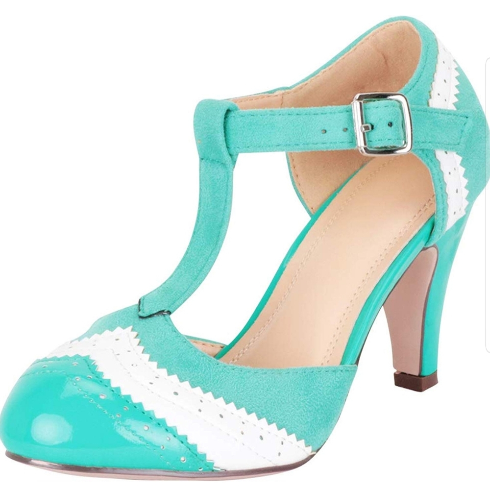 🎉HP Wingtip Style Heels Tiffany Blue/White Size 9